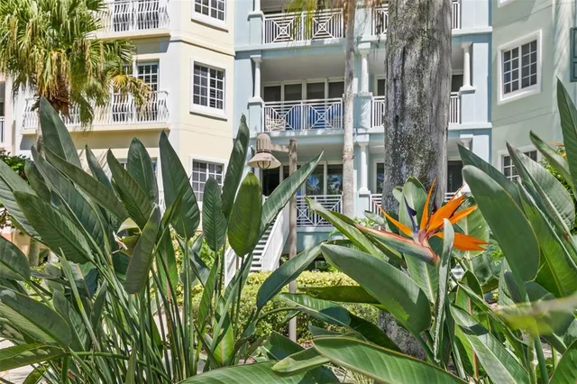 a view of a kitchen and dining room