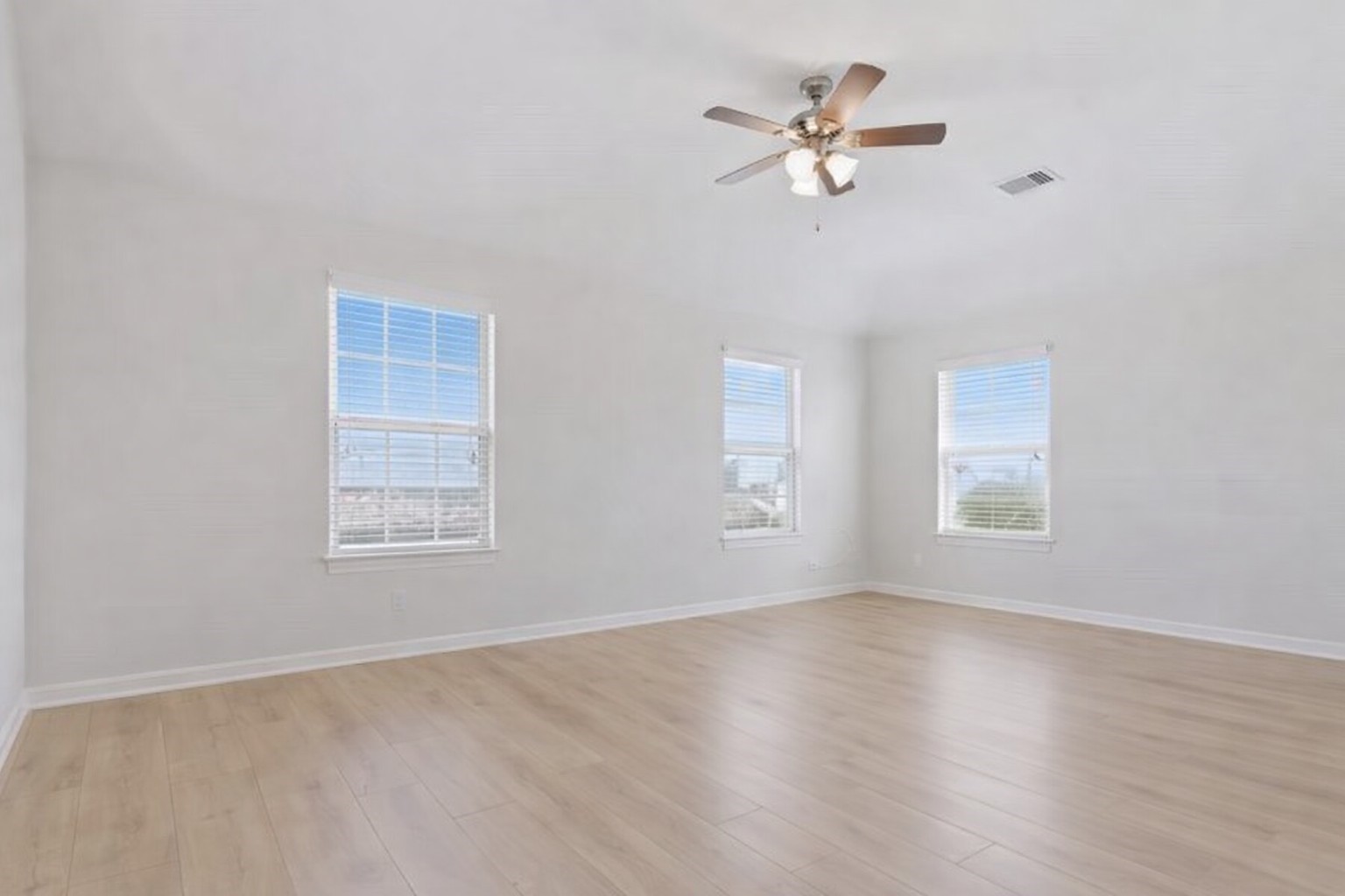 11626 Eagle Ridge Drive Mont Belvieu, TX 77535 - Photo 18 of 25 Game room Virtually removed items