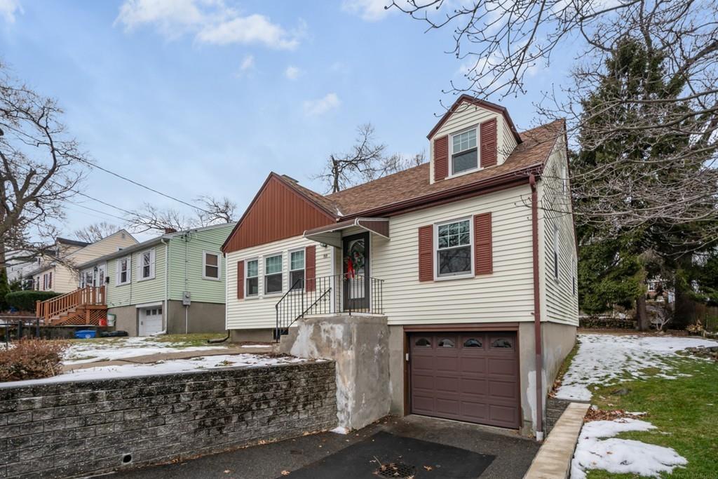 98 Prentice Street Waltham, MA 02451 - Photo 1 of 40 Gallery Image 1
