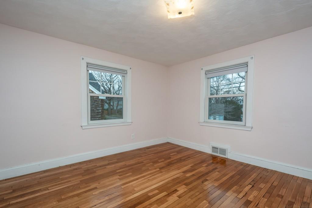 98 Prentice Street Waltham, MA 02451 - Photo 13 of 40 Gallery Image 13
