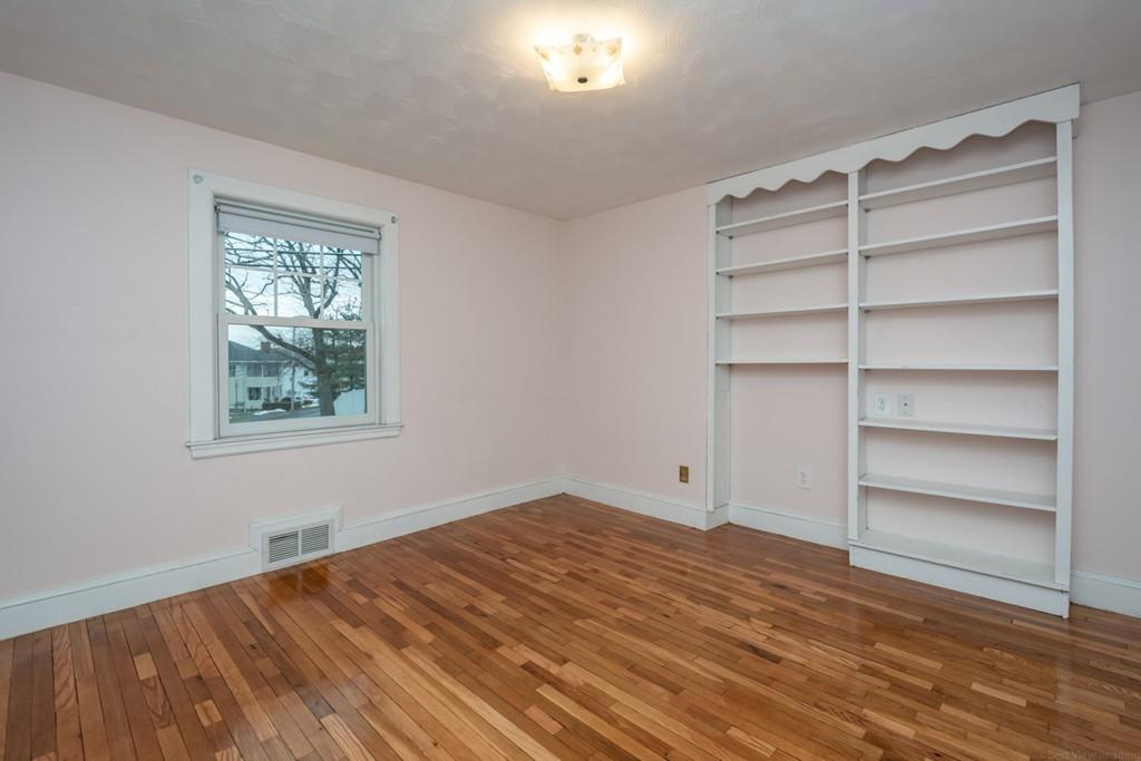 98 Prentice Street Waltham, MA 02451 - Photo 14 of 40 Gallery Image 14
