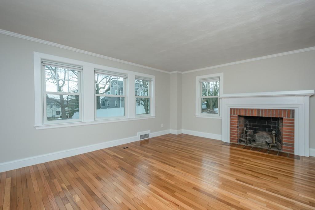 98 Prentice Street Waltham, MA 02451 - Photo 4 of 40 Gallery Image 4