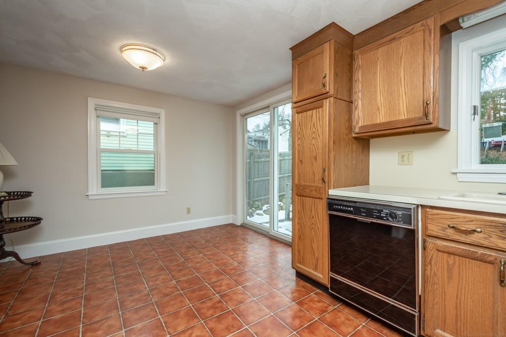 98 Prentice Street Waltham, MA 02451 - Photo 8 of 40 Gallery Image 8