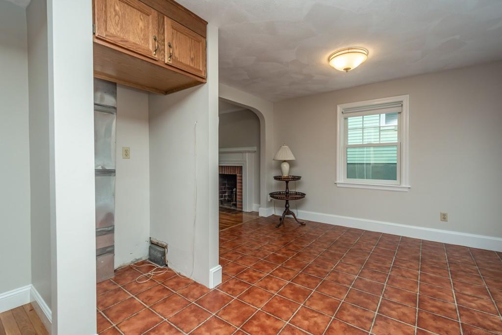 98 Prentice Street Waltham, MA 02451 - Photo 9 of 40 Gallery Image 9