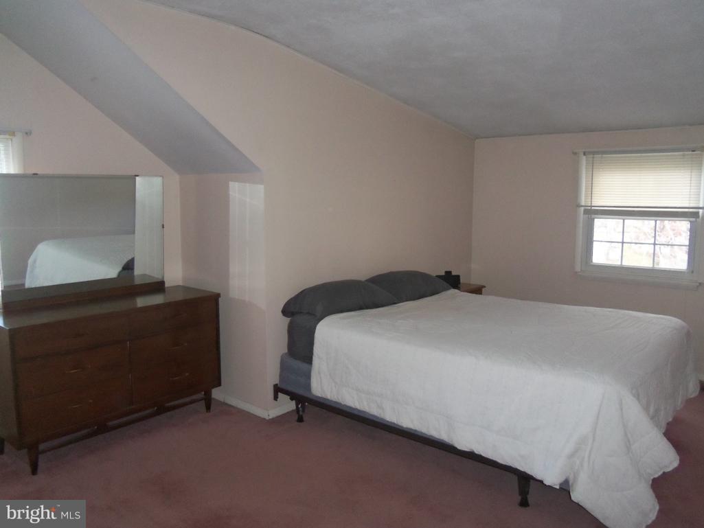 1807 Newcastle Road Baltimore, MD 21244 - Photo 18 of 27 Bedroom