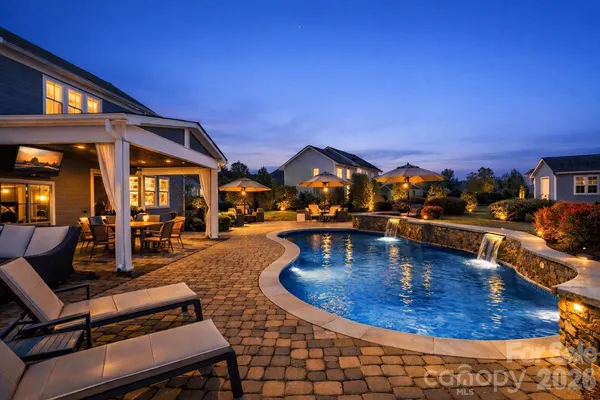 $775,000 | 7683 Lazy Hollow Lane, Denver, NC 28037