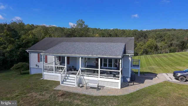 $890,000 | 22749 Tail Race Road, Aldie, VA 20105
