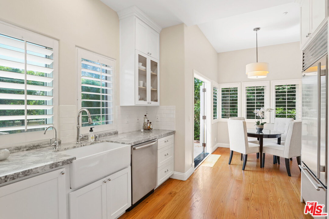 1915 Washington Avenue Santa Monica, CA 90403 - Photo 11 of 32