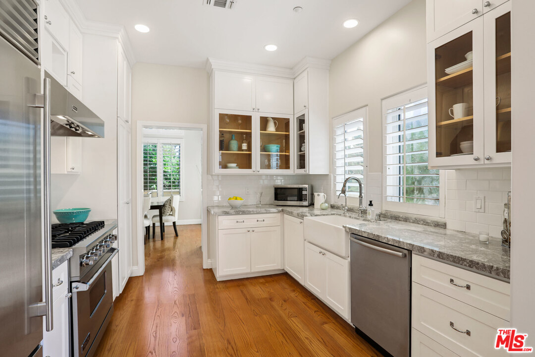 1915 Washington Avenue Santa Monica, CA 90403 - Photo 13 of 32