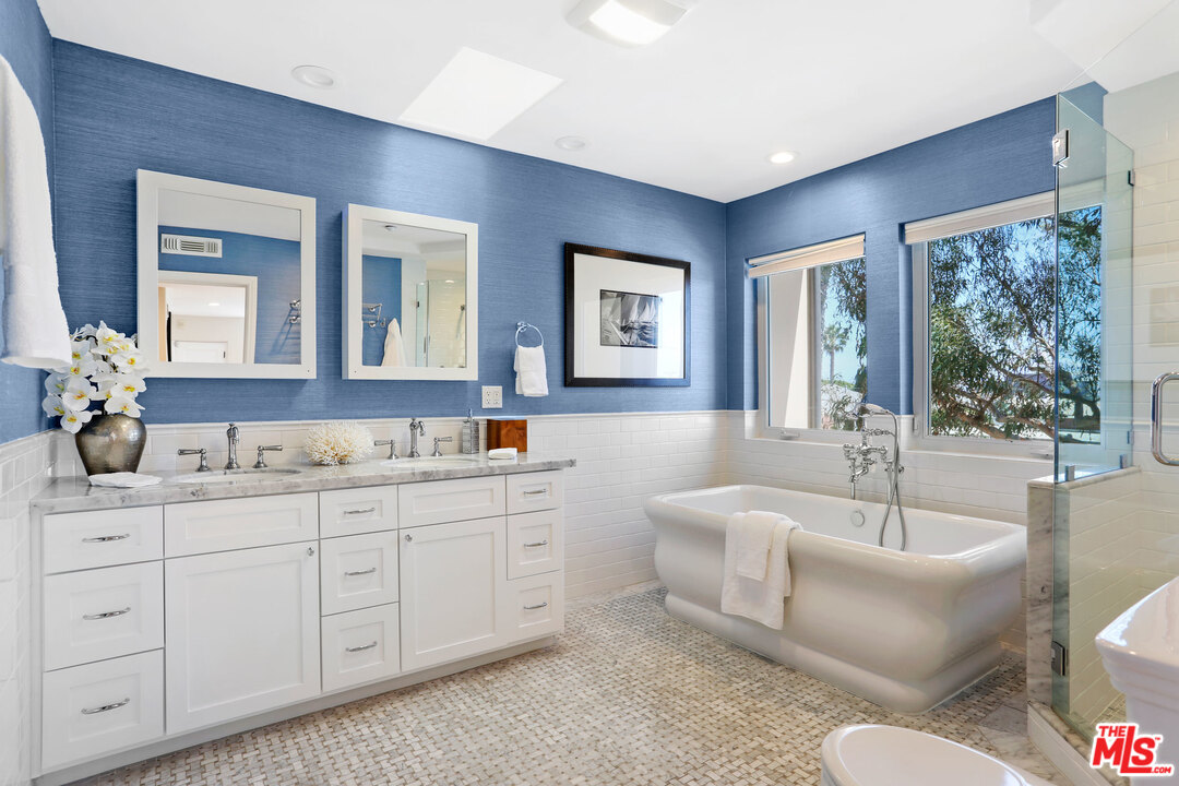 1915 Washington Avenue Santa Monica, CA 90403 - Photo 24 of 32