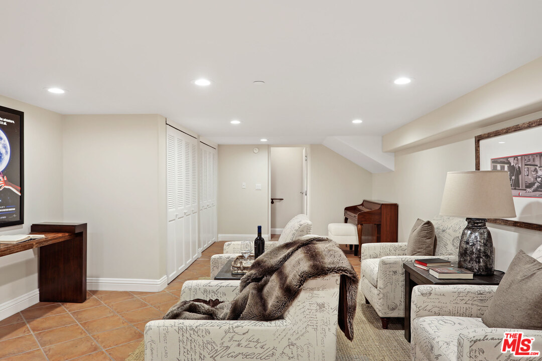 1915 Washington Avenue Santa Monica, CA 90403 - Photo 27 of 32