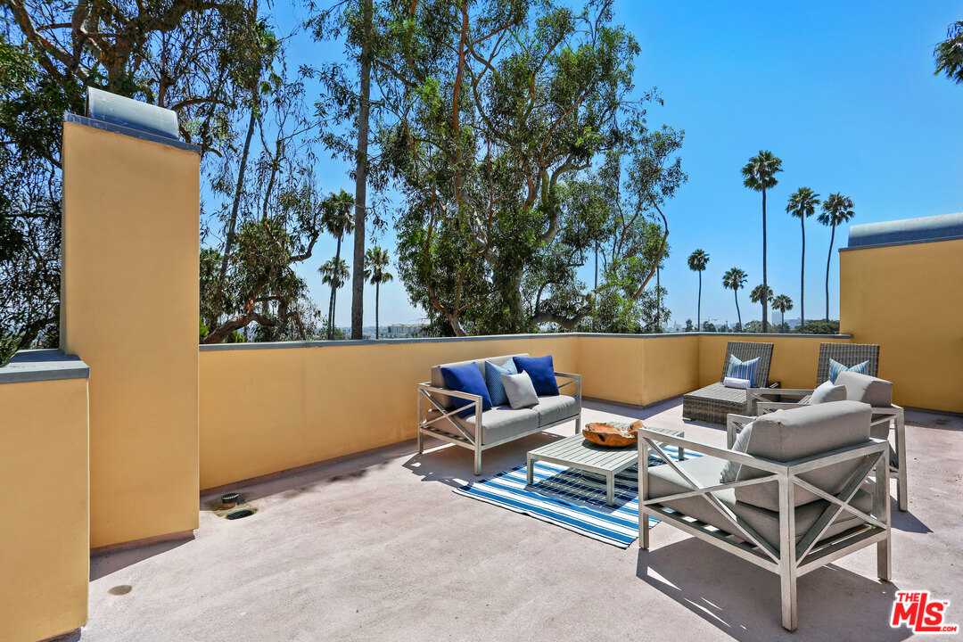 1915 Washington Avenue Santa Monica, CA 90403 - Photo 30 of 32