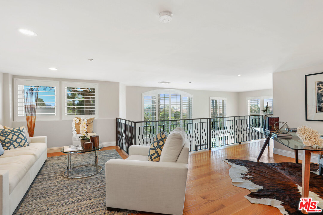 1915 Washington Avenue Santa Monica, CA 90403 - Photo 4 of 32