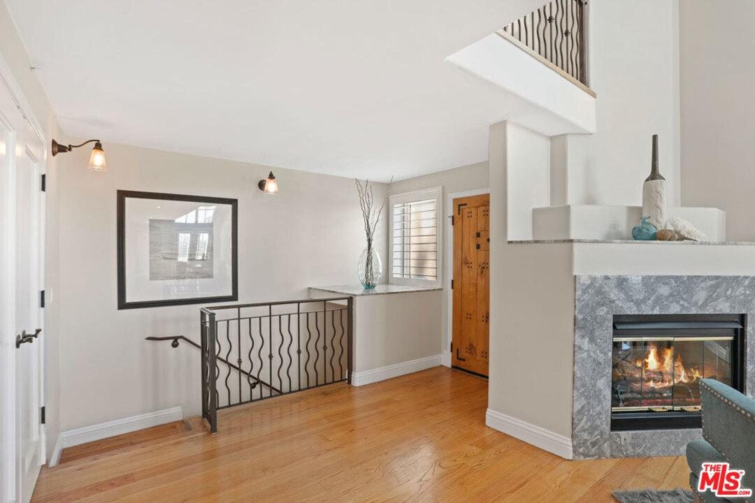 1915 Washington Avenue Santa Monica, CA 90403 - Photo 5 of 32