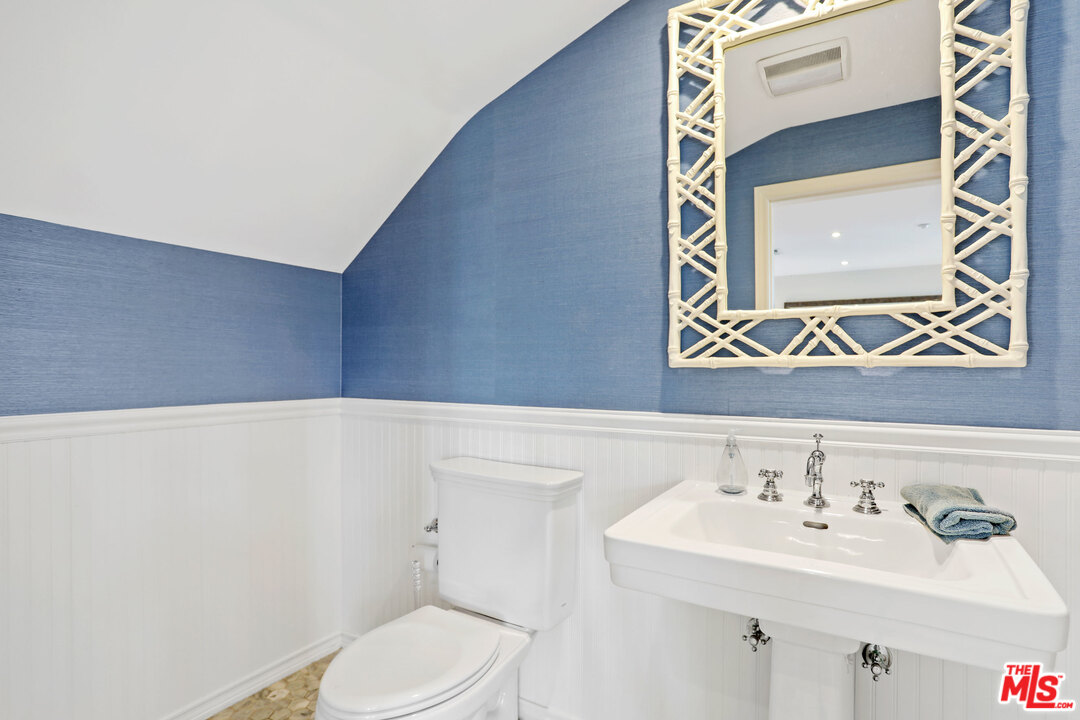 1915 Washington Avenue Santa Monica, CA 90403 - Photo 10 of 32