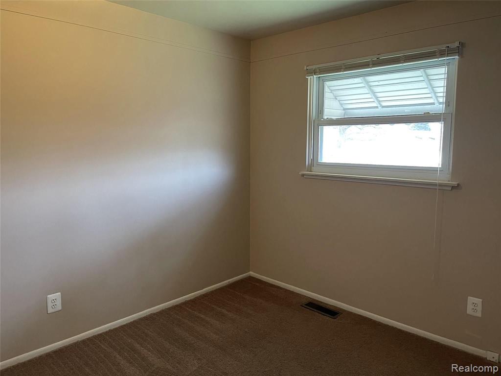 5418 Harding Street Dearborn Heights, MI 48125 - Photo 10 of 15