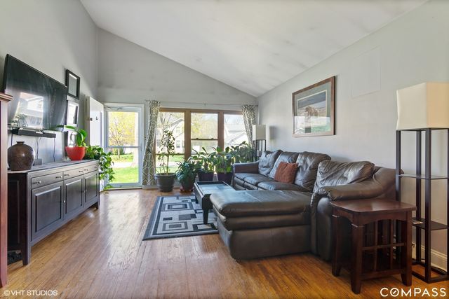 $345,000 | 1590 Grove Avenue, Highland Park, IL 60035