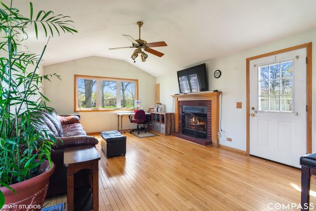 $345,000 | 1590 Grove Avenue, Highland Park, IL 60035