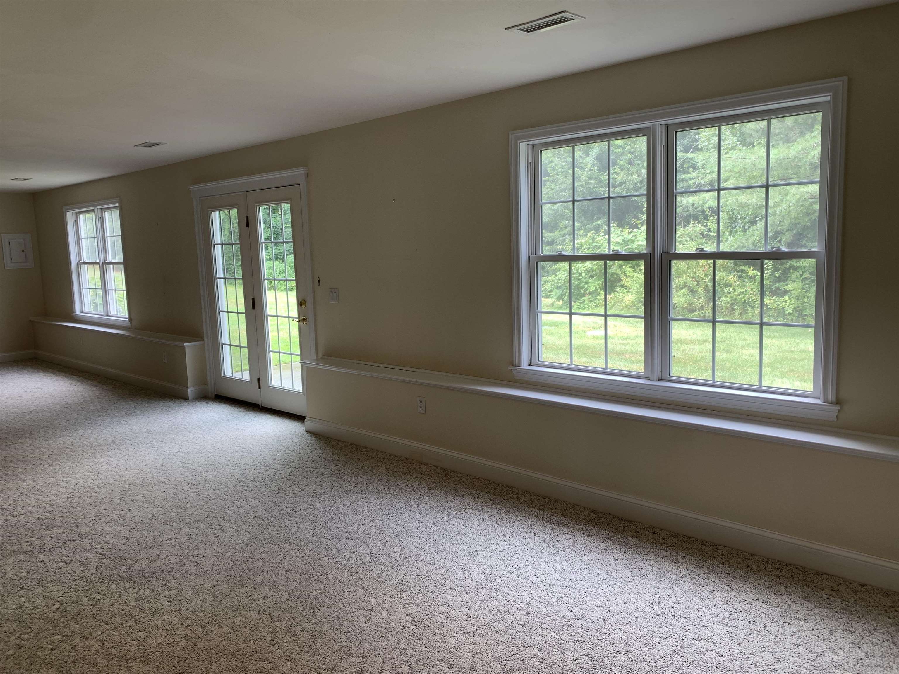 5 Parish Square Atkinson, NH 03811 - Photo 29 of 40