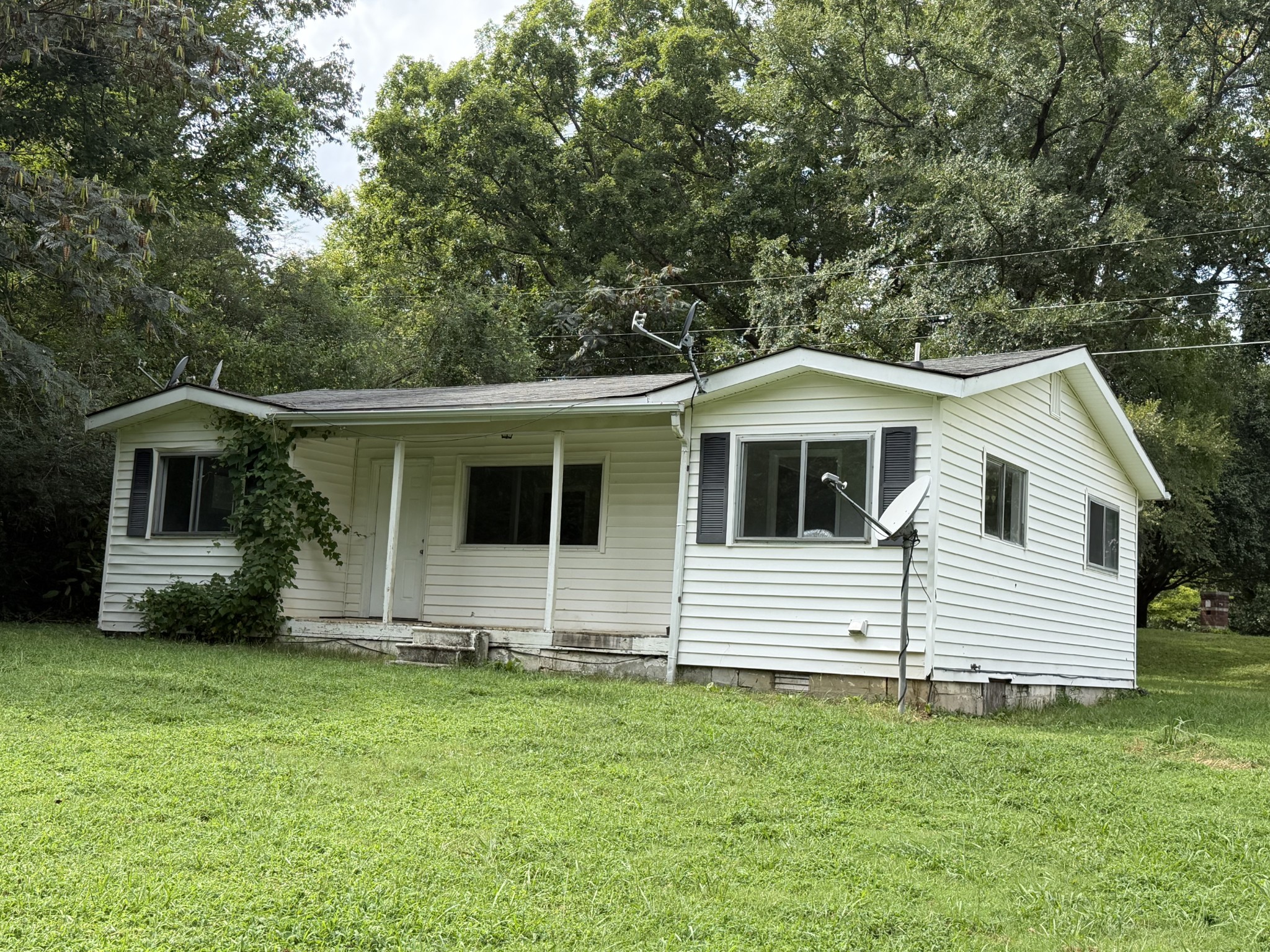 308 Preacher Road Charlotte, TN 37036 - Photo 1 of 14 Gallery Image 1