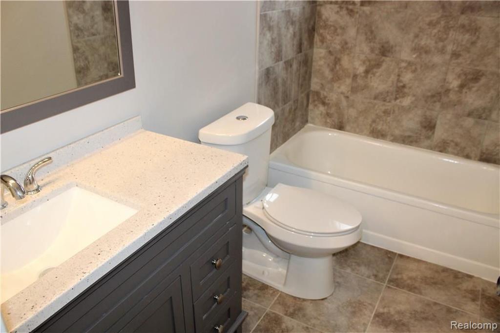 25301 Five Mile Road, Unit 121 Redford, MI 48239 - Photo 9 of 16
