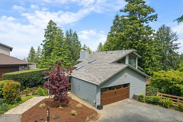 $999,000 | 445 Summit View Lane, Gleneden Beach, OR 97388