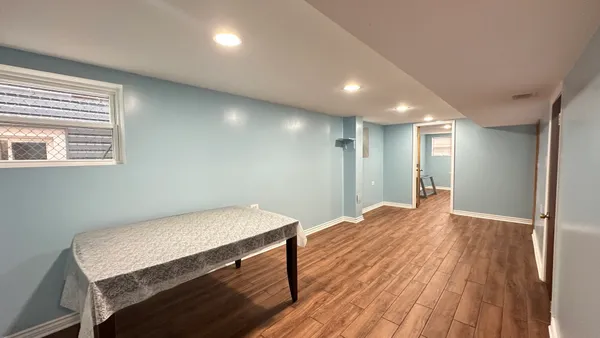 $3,000 | 4819 West Winnemac Avenue, Chicago, IL 60630