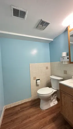 $3,000 | 4819 West Winnemac Avenue, Chicago, IL 60630