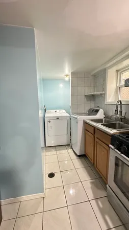 $3,000 | 4819 West Winnemac Avenue, Chicago, IL 60630