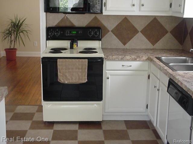 14369 Greenview Road Detroit, MI 48223 - Photo 13 of 31 MVC-022S.jpg