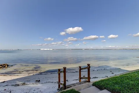 a view of a tennis court