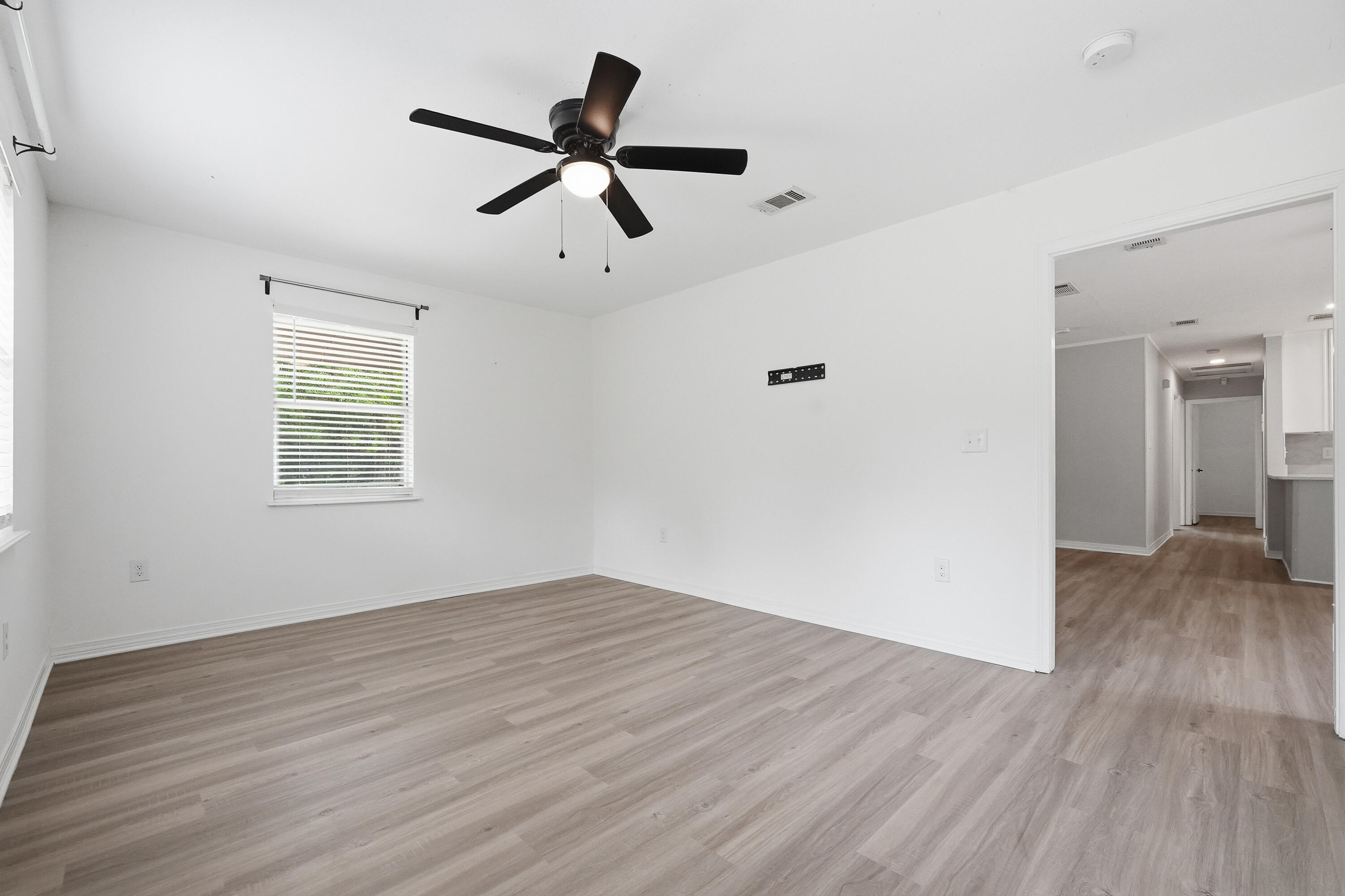 320 Forrest Parkway Crestview, FL 32539 - Photo 24 of 47 320 forrest pkwy-40