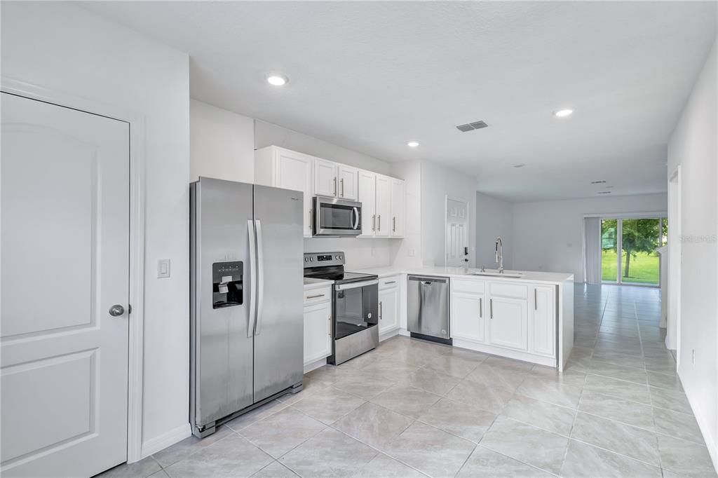 12435 Bowes Branch Road Orlando, FL 32824 - Photo 10 of 34