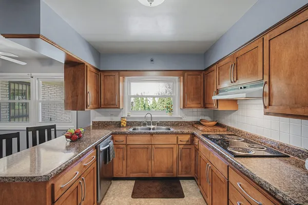$303,000 | 3617 25th Avenue, Rock Island, IL 61201