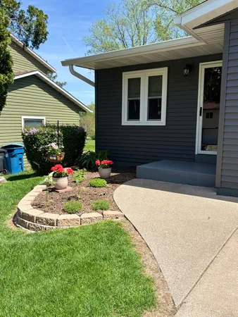 $139,900 | 8317 10th Street West, Rock Island, IL 61201