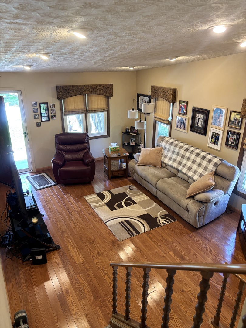 8317 10th Street West Rock Island, IL 61201 - Photo 3 of 16