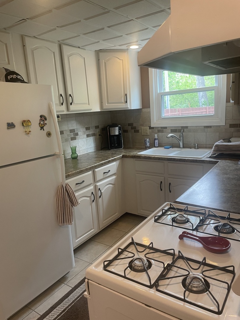 8317 10th Street West Rock Island, IL 61201 - Photo 4 of 16