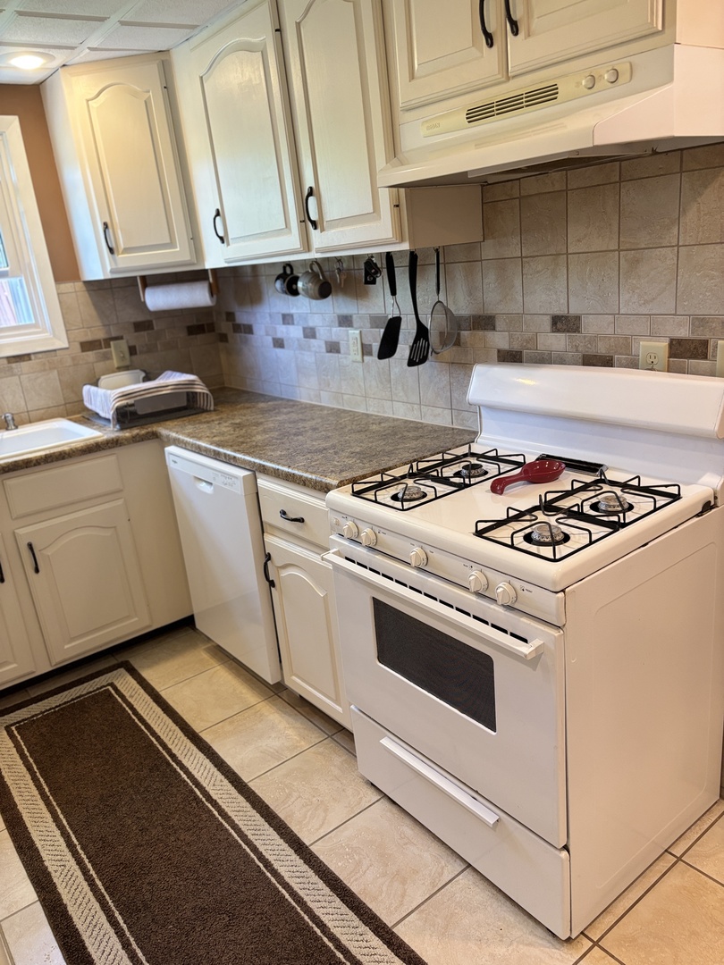 8317 10th Street West Rock Island, IL 61201 - Photo 5 of 16