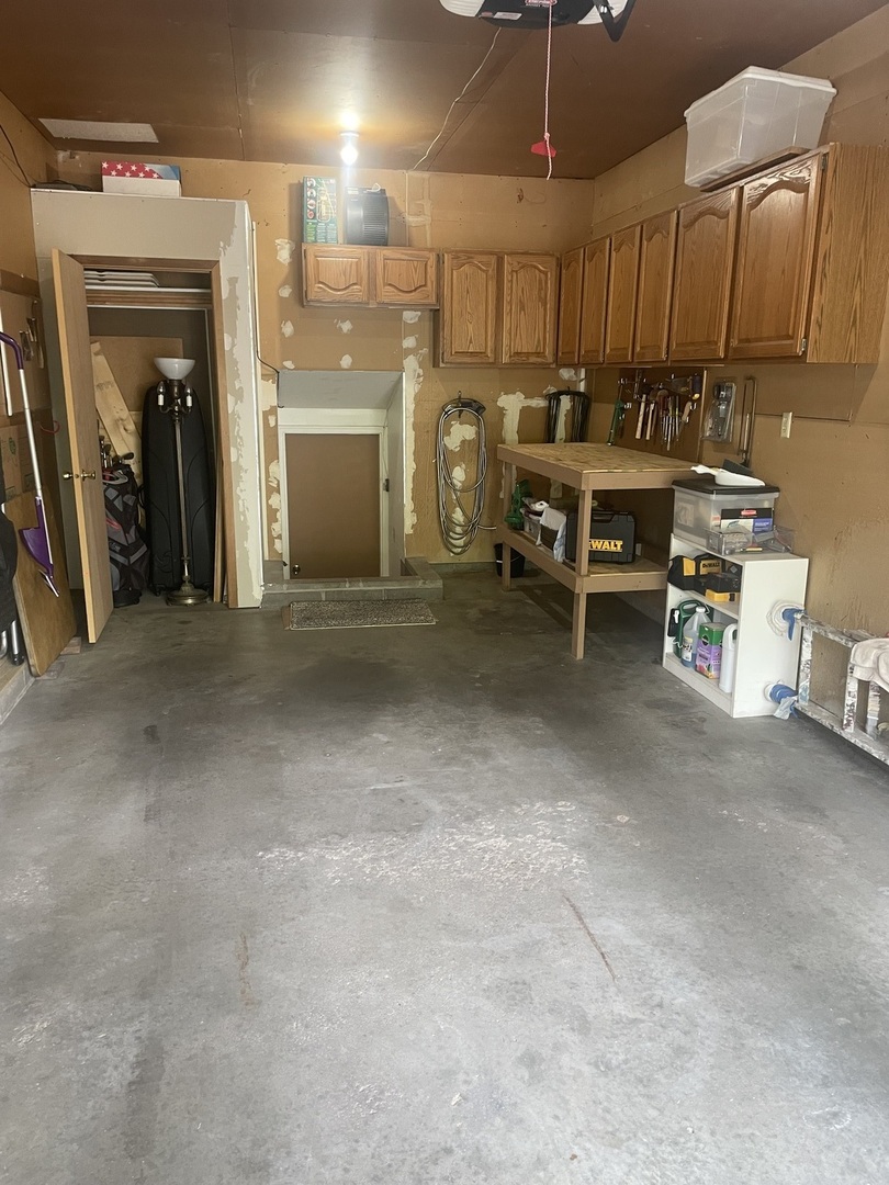 8317 10th Street West Rock Island, IL 61201 - Photo 6 of 16