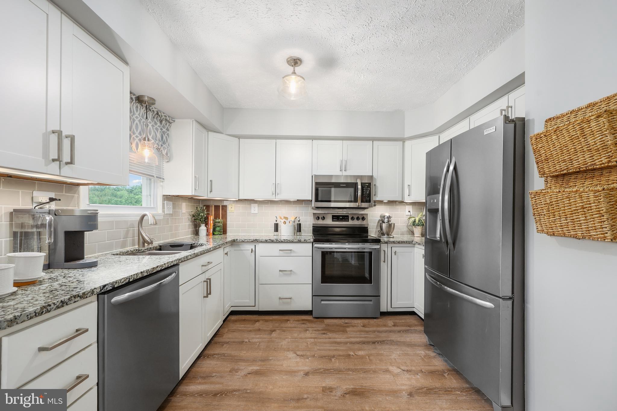 9235 Lees Ridge Road Warrenton, VA 20186 - Photo 3 of 54 Kitchen