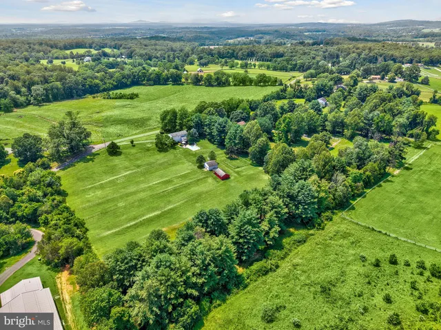 $775,000 | 9235 Lees Ridge Road, Warrenton, VA 20186