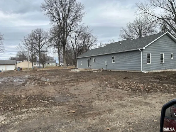 $330,000 | 907 North Snodgrass Street, Taylorville, IL 62568