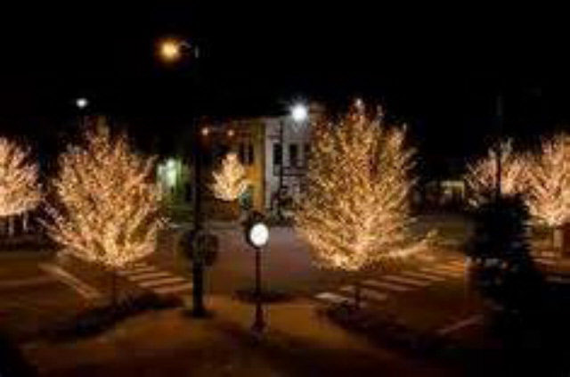 147 Hawthorne Circle Fairhope, AL 36532 - Photo 31 of 38 Downtown Lighting