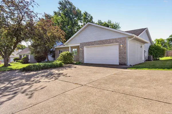 $320,000 | 701 West Gordon Pike, Bloomington, IN 47403