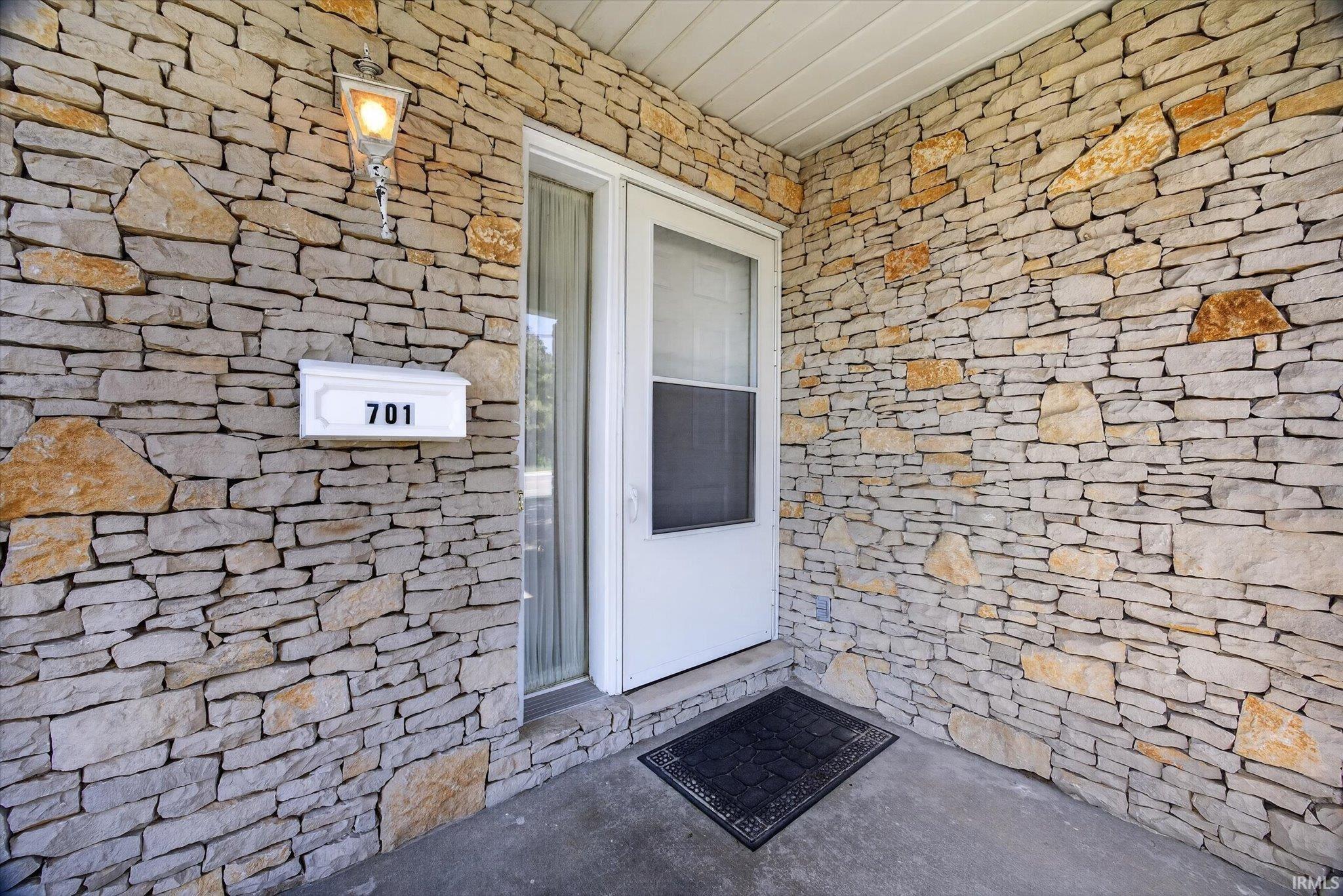 701 West Gordon Pike Bloomington, IN 47403 - Photo 6 of 36