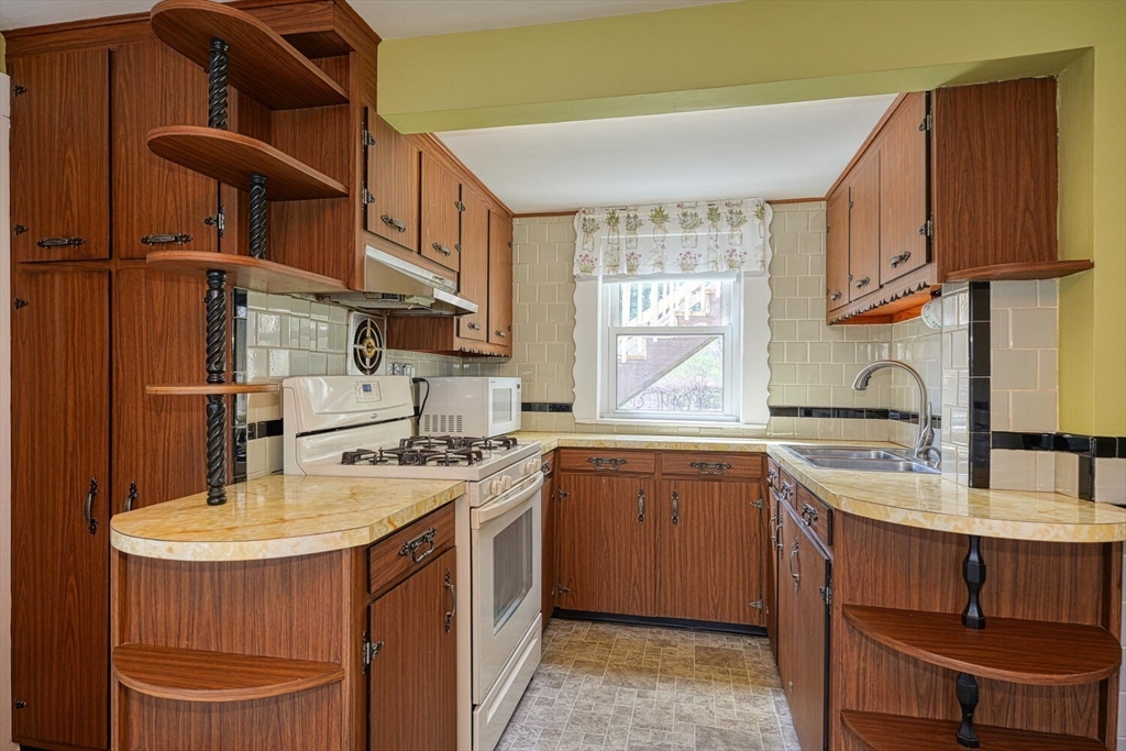 193 Gates Pond Road Berlin, MA 01503 - Photo 5 of 42