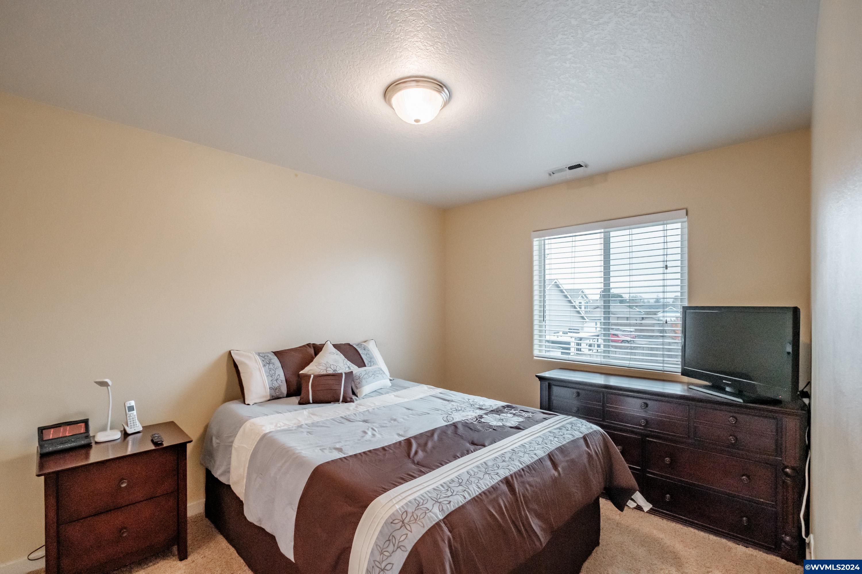 4388 Aztec Loop Northeast Albany, OR 97321 - Photo 19 of 48 Gallery Image 19