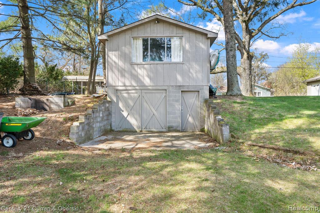 417 Chicago Drive Howell, MI 48843 - Photo 10 of 58 Gallery Image 10