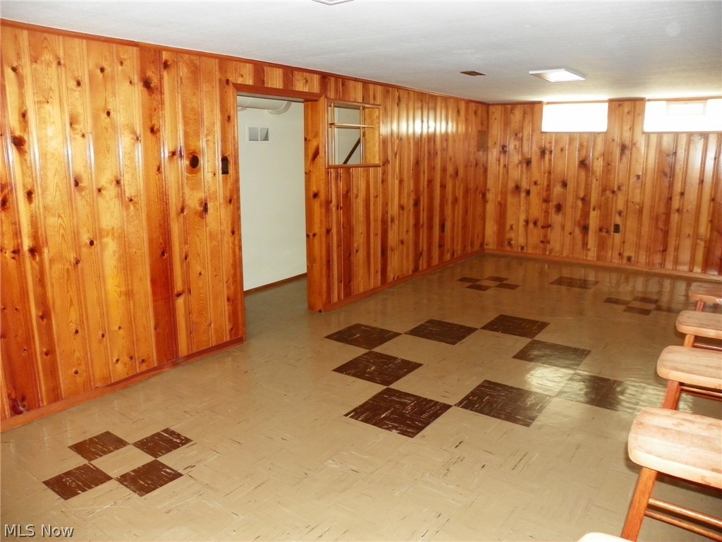 9404 Snow Road Cleveland, OH 44130 - Photo 24 of 32