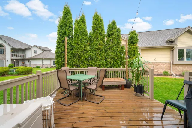 $399,900 | N161W18890 Jared Drive, Unit 251, Jackson, WI 53037